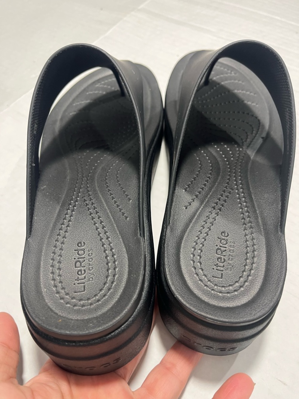 CROCS BROOKLYN PLATFORM FLIP FLOP - Picture 11 of 16
